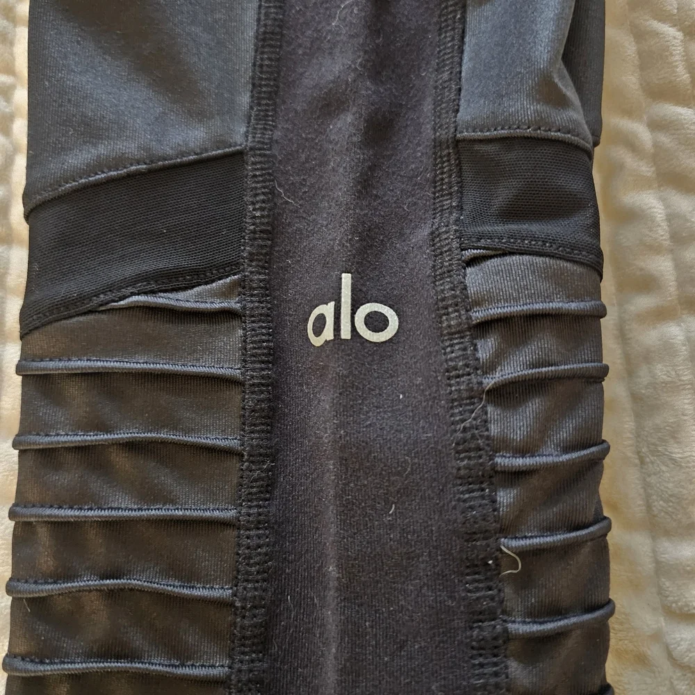 ALO Yoga Black Leggings‎ Size XS